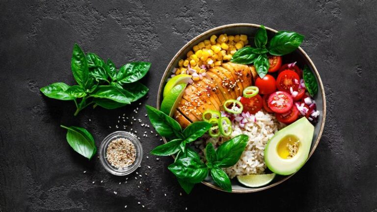 Jak zbilansowana dieta może pomóc w profilaktyce kontuzji sportowych?