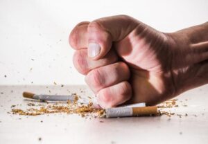 Jak uniknąć przybierania na wadze podczas rzucania palenia? Sprawdzone sposoby!