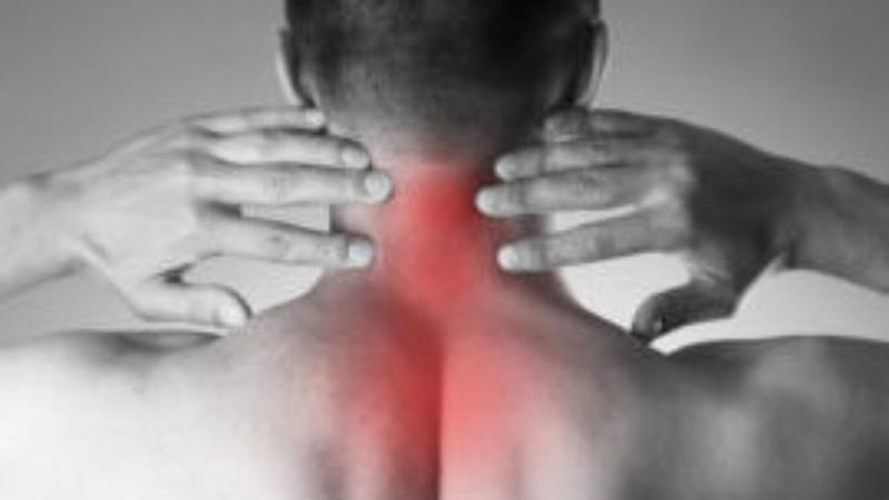 Ból karku na siłowni