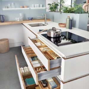 Proste sposoby na kontrolowanie bałaganu w kuchni